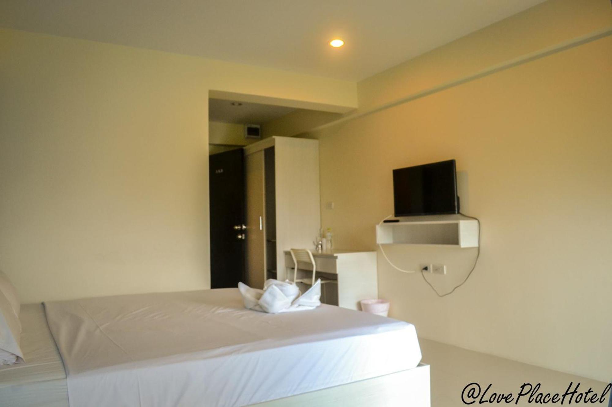 Sixty Star Love Place Hotel Бангкок Екстер'єр фото